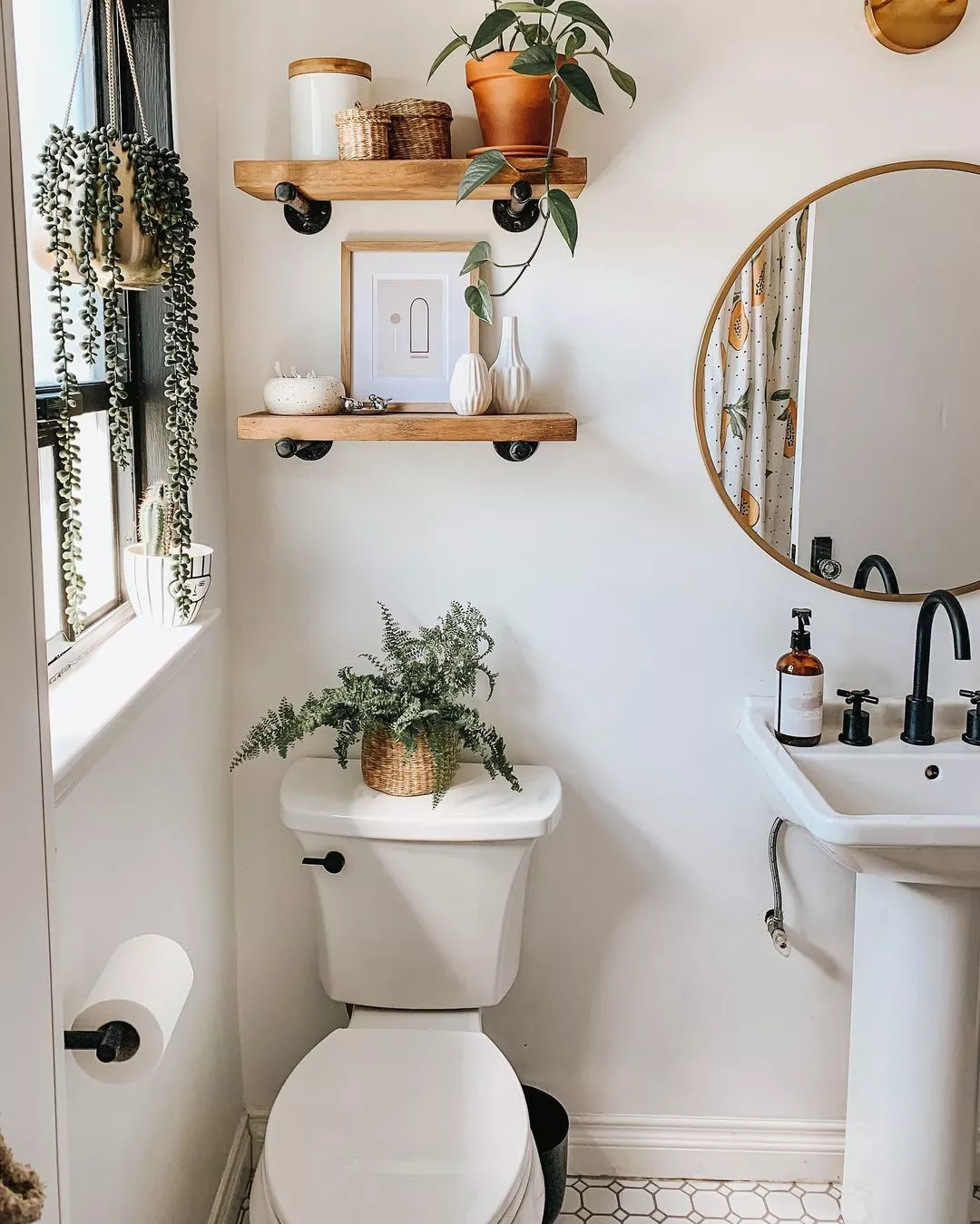 17 Ways to Beautify a Small Bathroom Without Remodeling