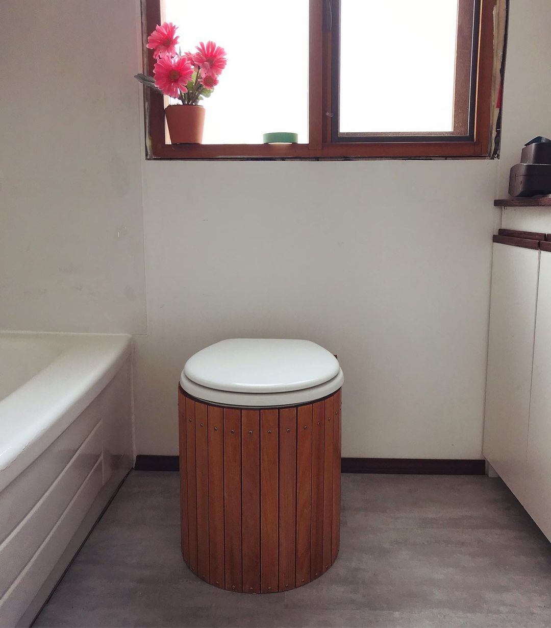 Eco-friendly toilet. Photo by Instagram user @earth.enchantress
