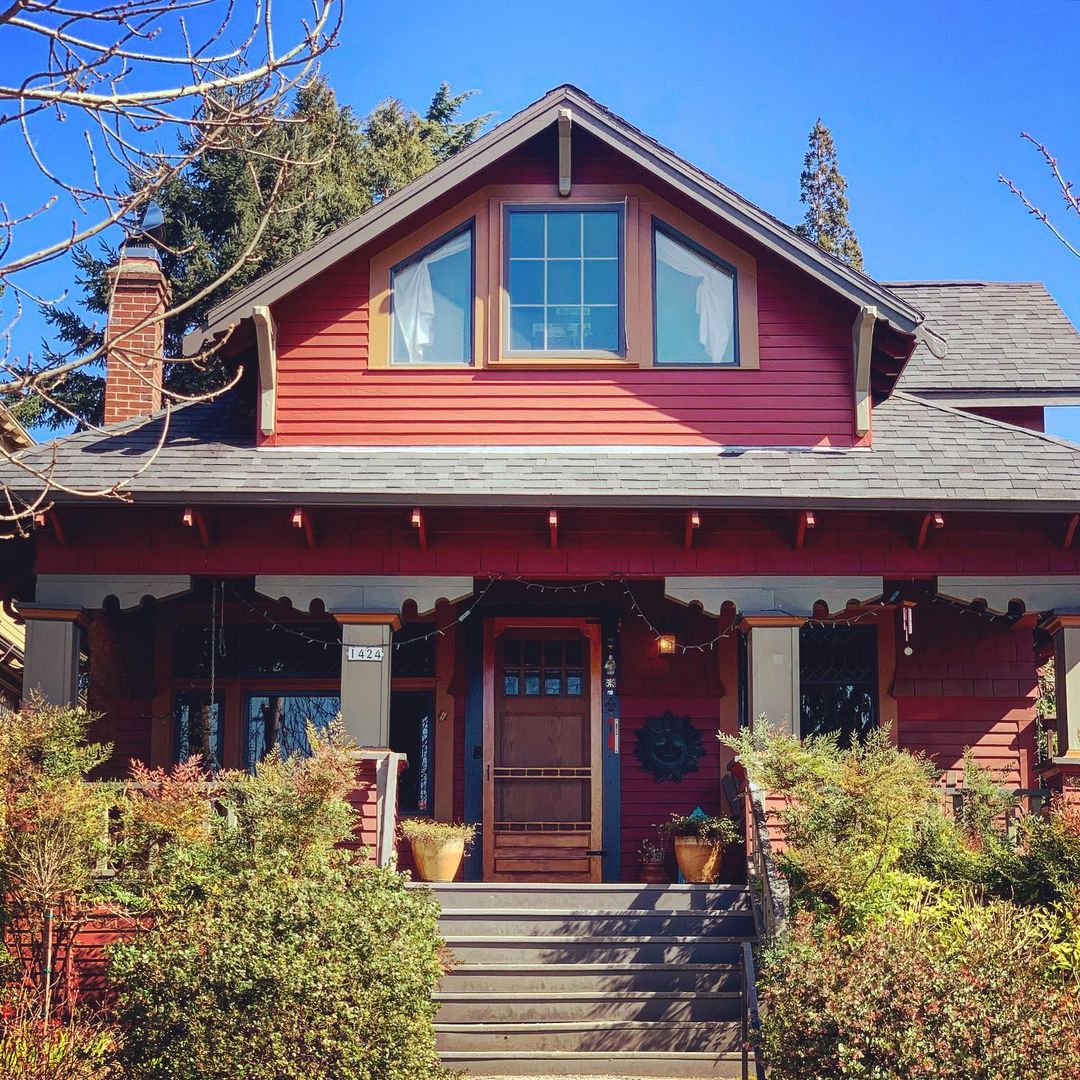Craftsman Style Home Painted Red in Mount Tabor, Portland. Photo by Instagram user @yomariloveshouses