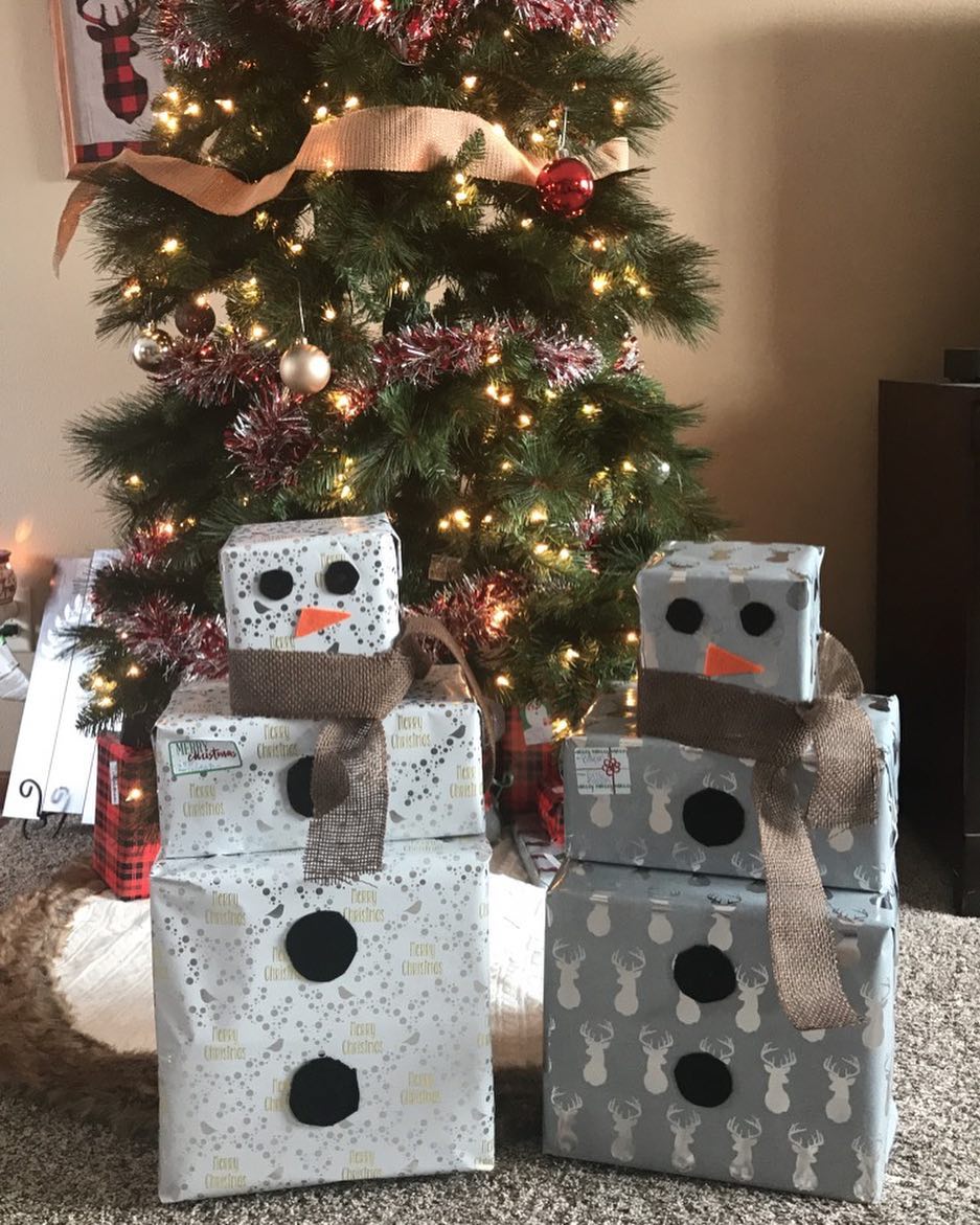 Wrapped Gifts Made to Look like Snowmen. Photo by Instagram user @kristinlindstrom1