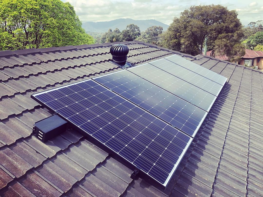 Solar Panels Installed on a Home Roof. Photo by Instagram user @easternenergysolutions