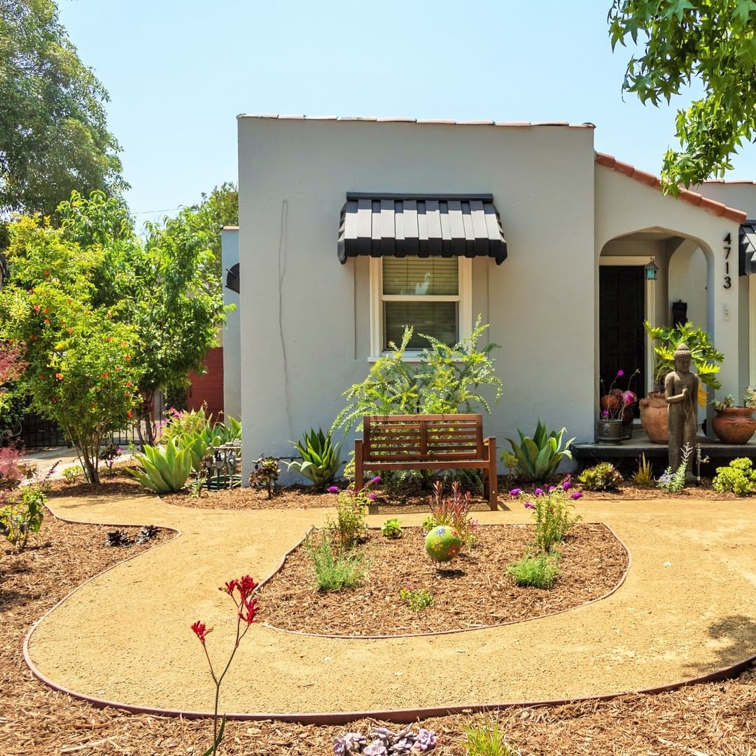 Backyard Filled with Sustainable Hardscaping. Photo by Instagram user @floresartscape