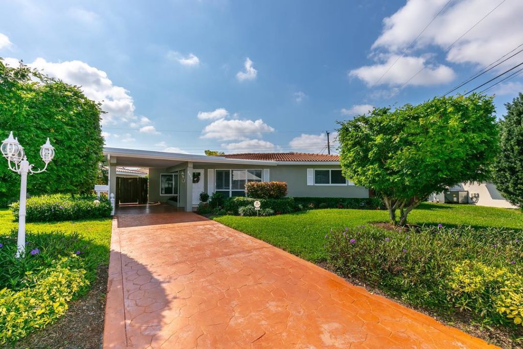 Crime rate in Brockton, Massachusetts (MA): murders, rapes, robberies, assaults, burglaries, thefts, auto thefts, arson, law enforcement employees, police officers, crime map visual data 3