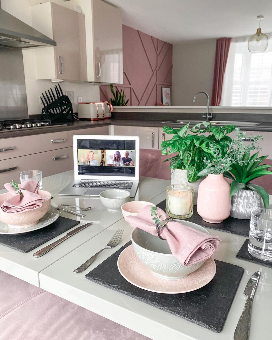 Virtual meal on laptop at dining table. Photo by Instagram user @lydias_layton_life