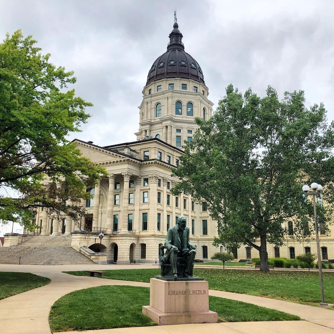 Kansas State Capitol. Photo by Instagram user @tkdesignskc