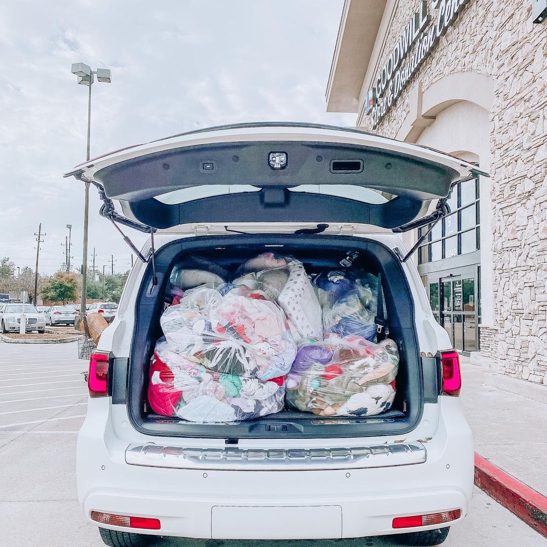 Car trunk full of donation bags. Photo by Instagram User @organizedlifedesign