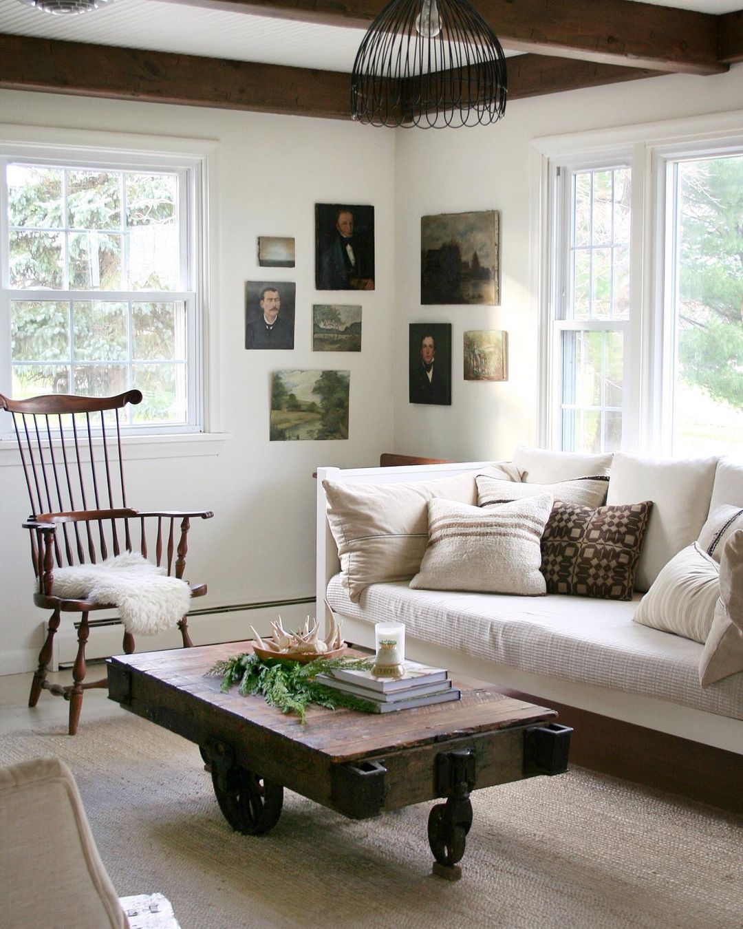 Vintage style living room. Photo by @megan.d.miller