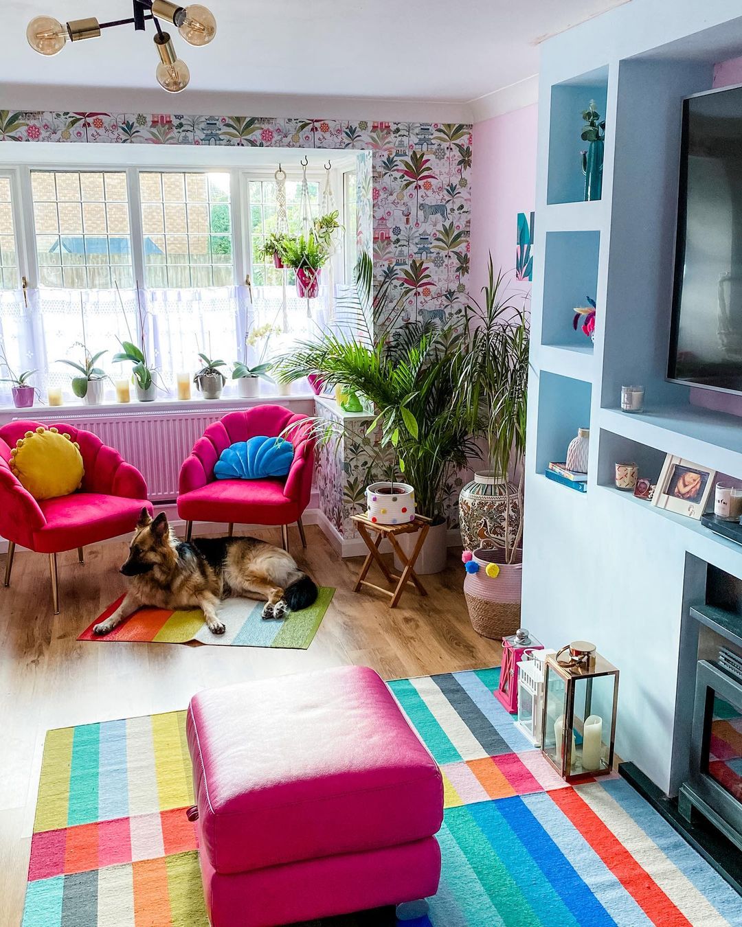 Bright-colored living room with maximalism style. Photo by Instagram User @reka_thornton_home