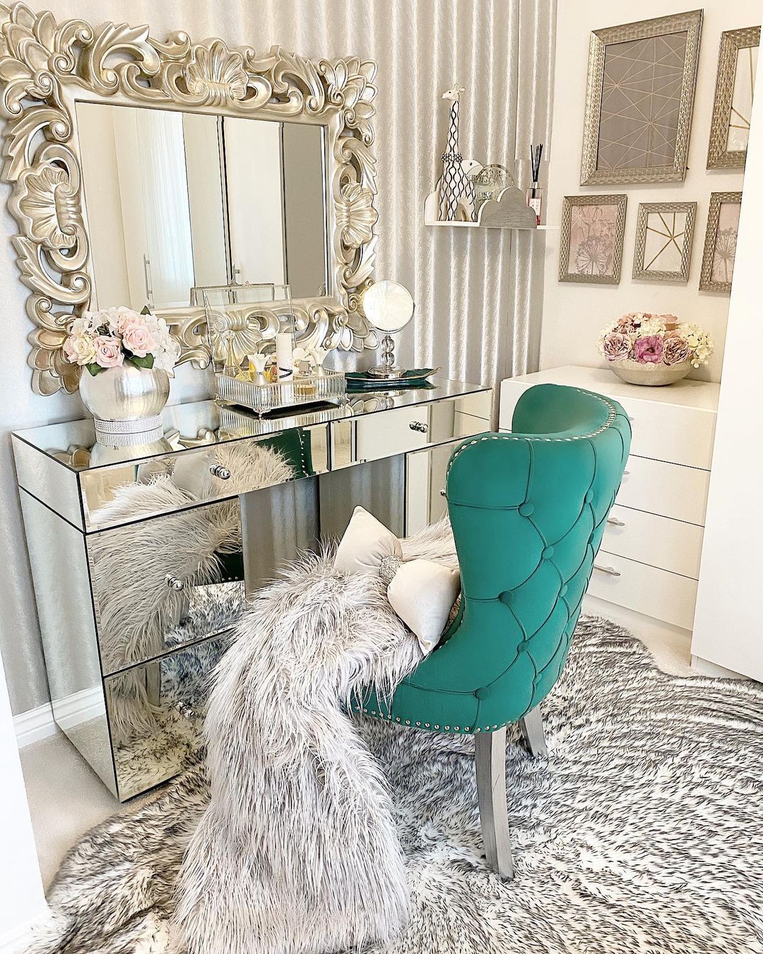 Glam style mirror finish bedroom vanity. Photo by Instagram user @ivys_luxury_home