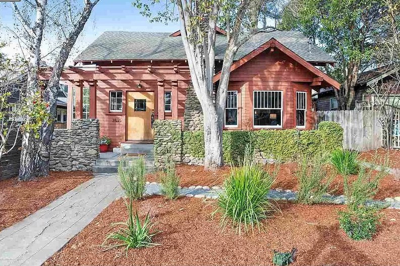 Quaint bungalow with nice landscaping in Berkeley. Photo by Instagram User @rafinvestment