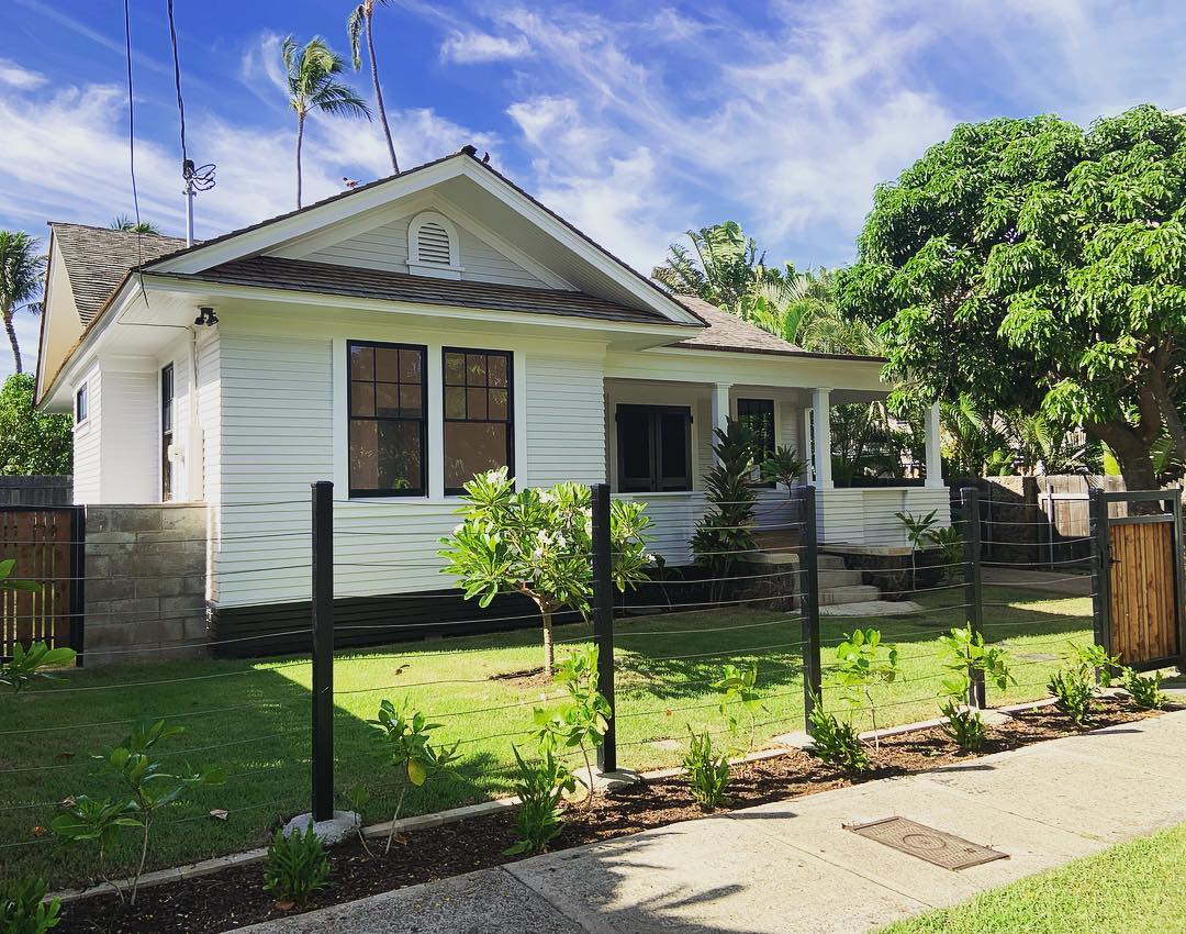 White Bungalow Style Home in Diamond Head-Kapahulu, Honolulu. Photo by Instagram user @runlikeamother