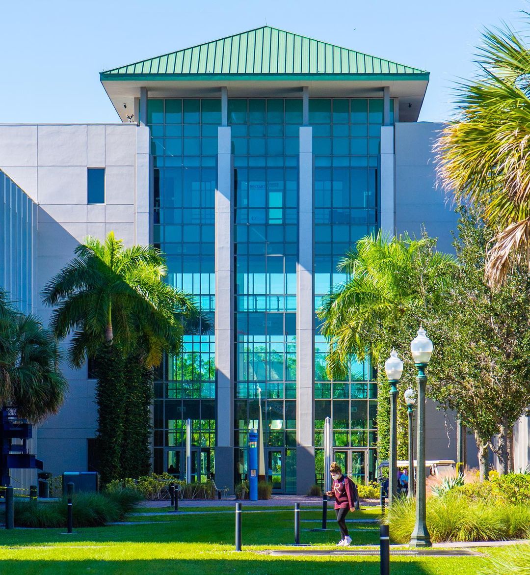 Exterior Photo of Florida Gulf Coast University in Fort Myers, FL. Photo by Instagram user @fgcu