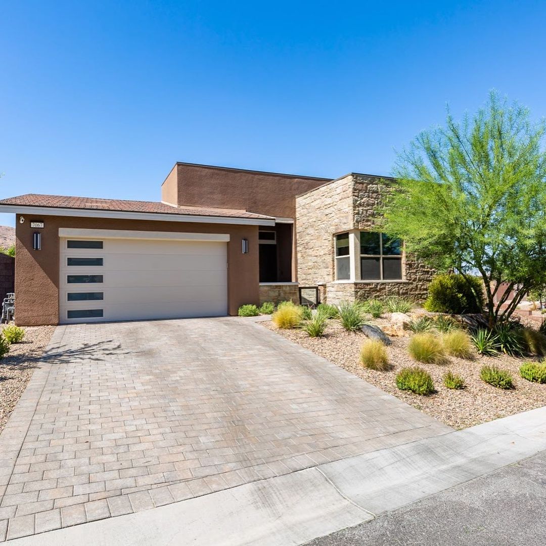 Contemporary home for sale in Summerlin South, Las Vegas. Photo by Instagram user @sassyblond.