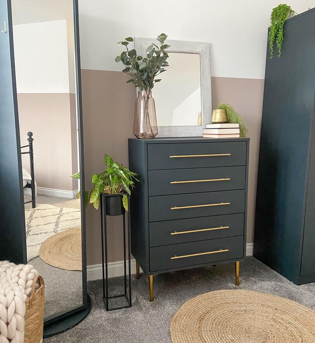 Painted chest of drawers in the bedroom. Photo by Instagram User @thenorthernhome_