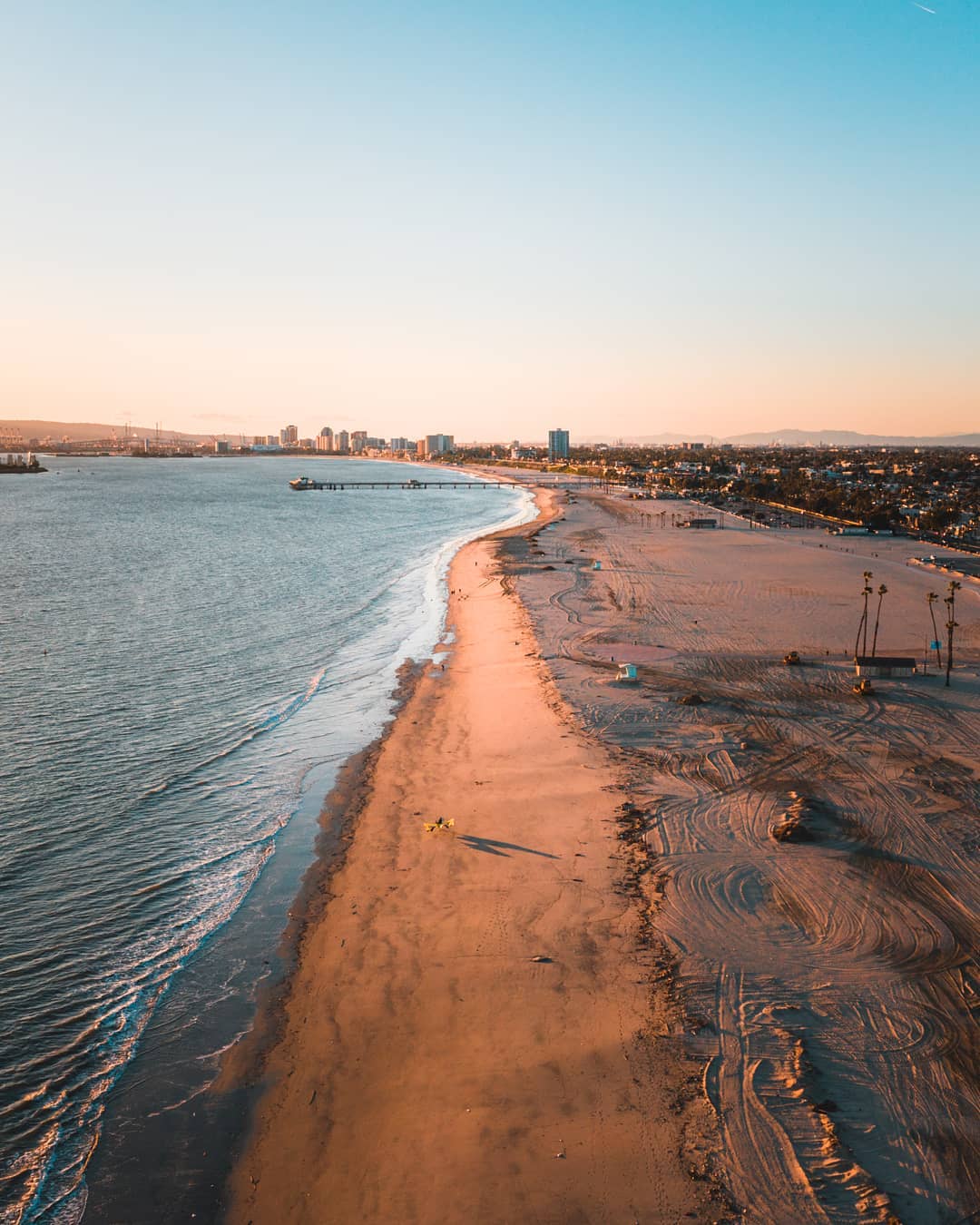 Stretch of one of Long Beach's shorelines. Photo by Instagram user @derekrliang.