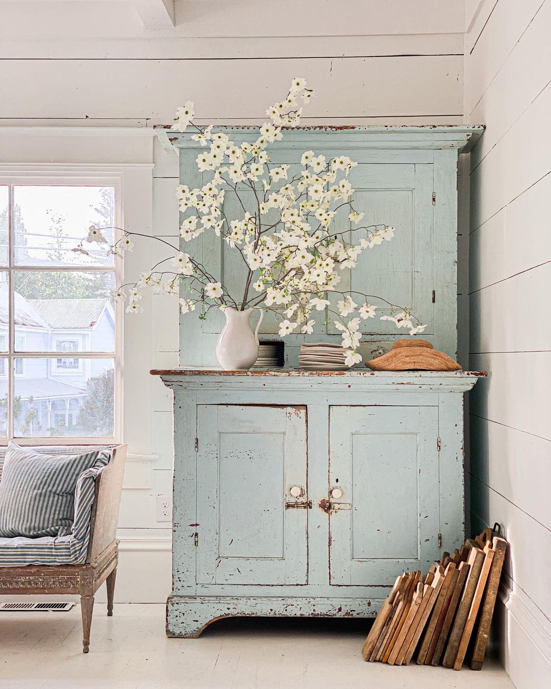 Rustic Teal Colored Cupboard in a Farmhouse Dining Room. Photo by Instagram user @dreamywhiteslifestyle