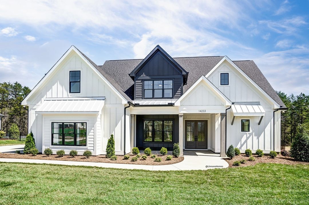 Traditional Farmhouse Style Home with Black Accents. Photo by Instagram user @linnanehomes