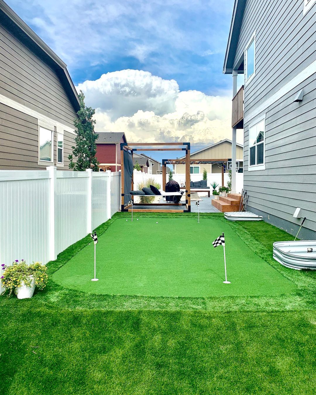 Backyard Putting Green. Photo by Instagram user @dudeanddad