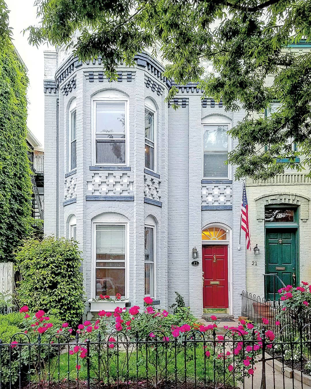 Rowhouse in Capitol Hill Neighborhood, Washington, DC. Photo by Instagram user @pharipedia.