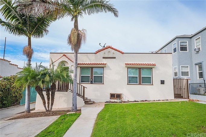 Spanish duplex in Mid City. Photo by Instagram user @tiaoproperties.