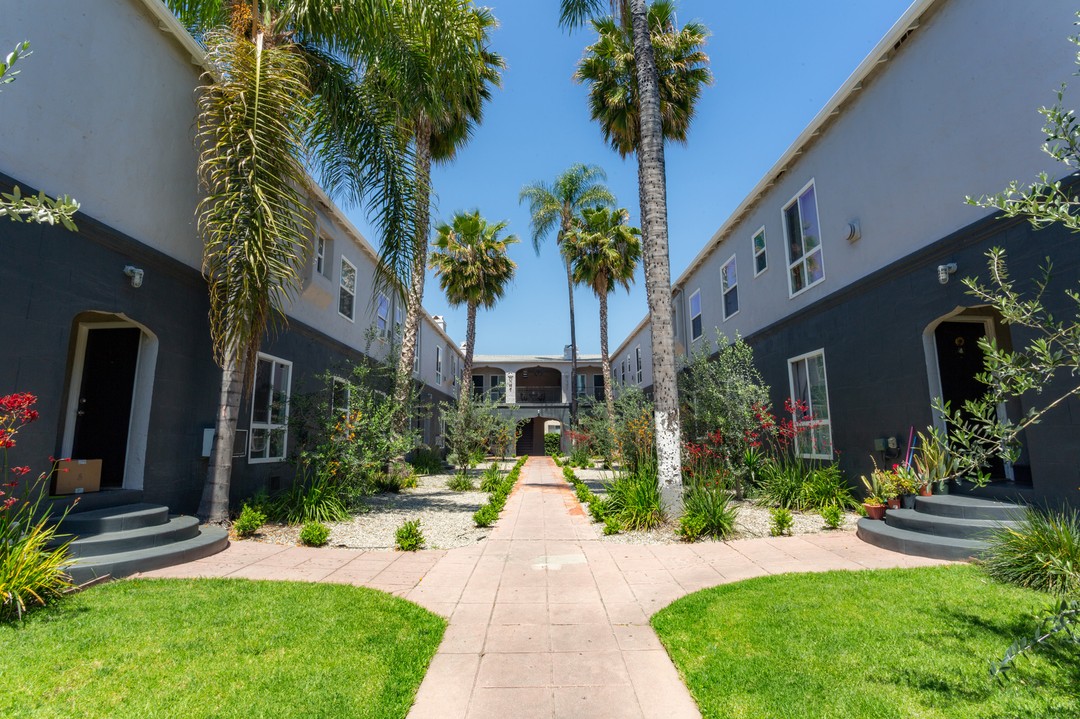 A view of an apartment complex in Silver Lake. @findyourvive