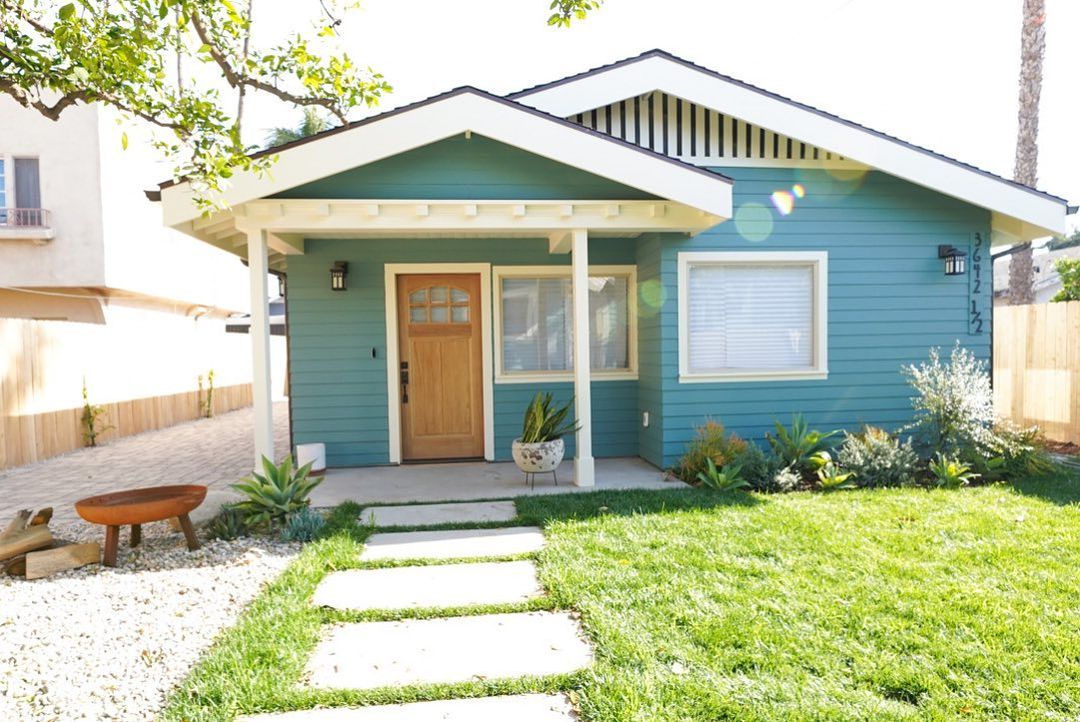 Small Ranch Style Home for Rent in Los Angeles, CA. Photo by Instagram user @sorvillo_real_estate