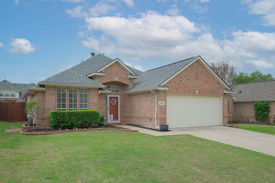 Ranch Style Home in Flower Mound, TX. Photo by Instagram user @jaymarksrealestate