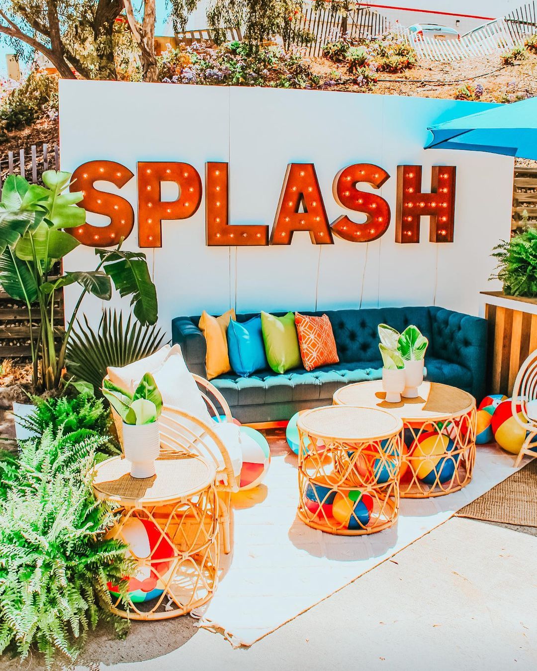 Backyard Party Decorations for a Pool Party. Photo by Instagram user @pacificeventproductions