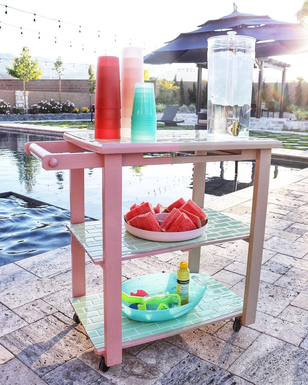 Poolside Homemade Bar Cart. Photo by Instagram user @darling4foxes