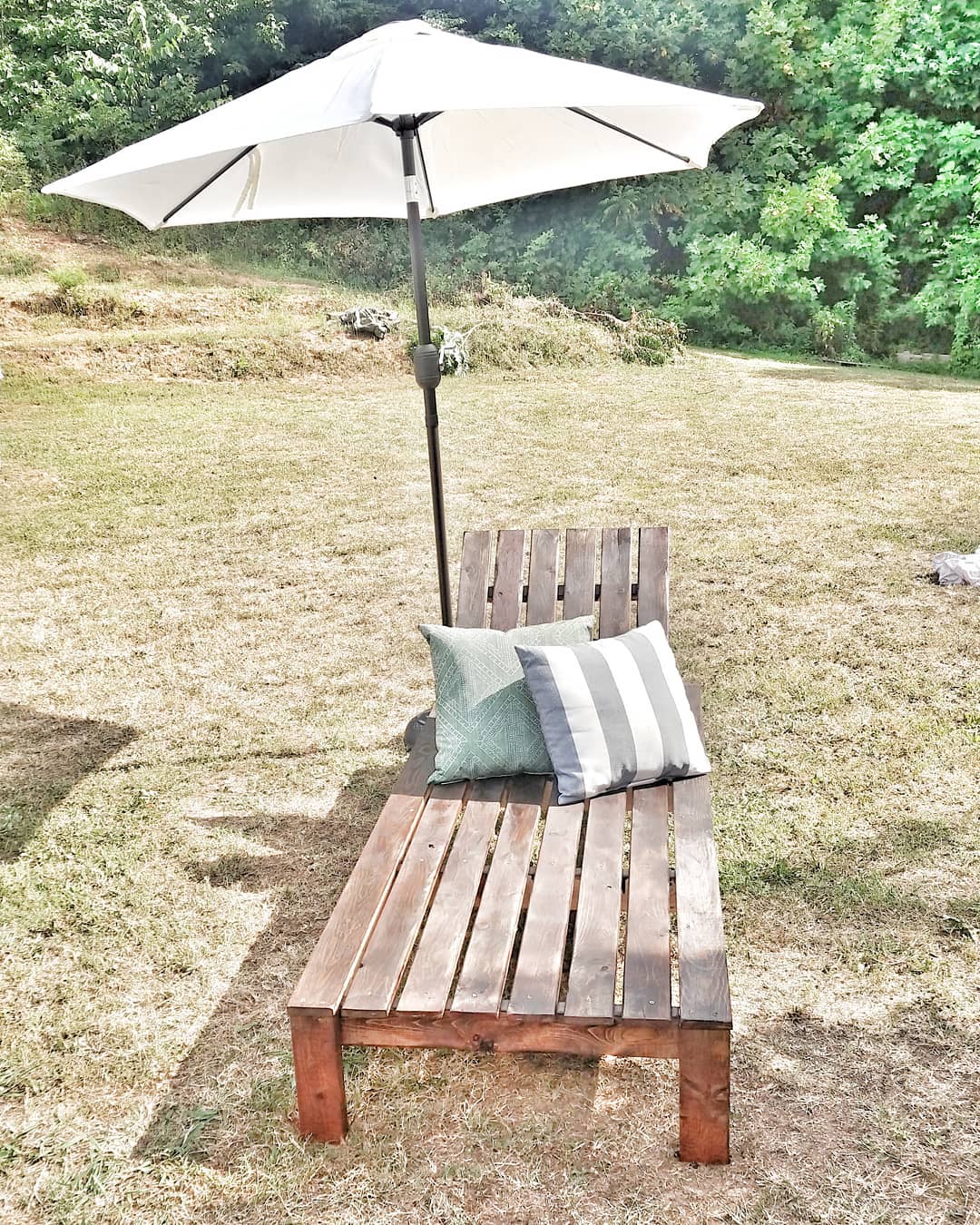 Outdoor seating with umbrella 2025