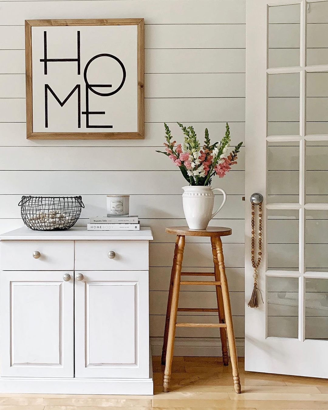 Thrift Store Stool with Plant on Top. Photo by Instagram user @dinasdigs