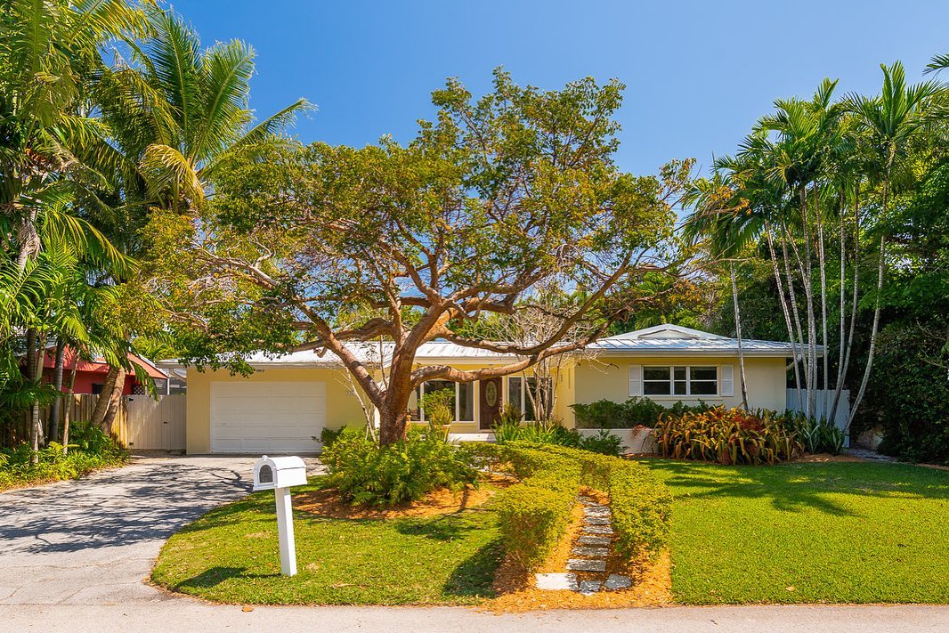 Ranch home in Key Biscayne suburb of Florida. Photo by Instagram user @lifeonkeybiscayne.