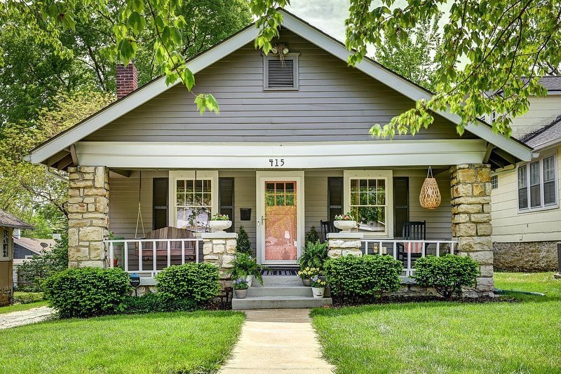 Craftsman bungalow in Kansas City neighborhood, Brookside. Photo by Instagram user @teamblakekc.