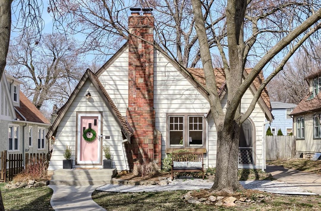 Charming A-Frame cottage in Kansas City neighborhood, Waldo. Photo by Instagram user @austinhometeamkc.
