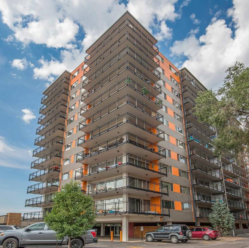 Exterior Photo of the Wellshire Apartments in University, Denver. Photo by Instagram user @wellshireapartments