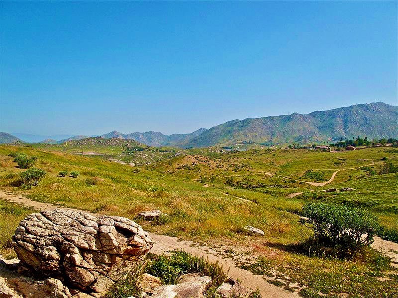 Expanse in Sycamore canyon Wilderness Park near Riverside, CA on a bright, sunny day. Photo by Instagram user @mayorlockdawson.