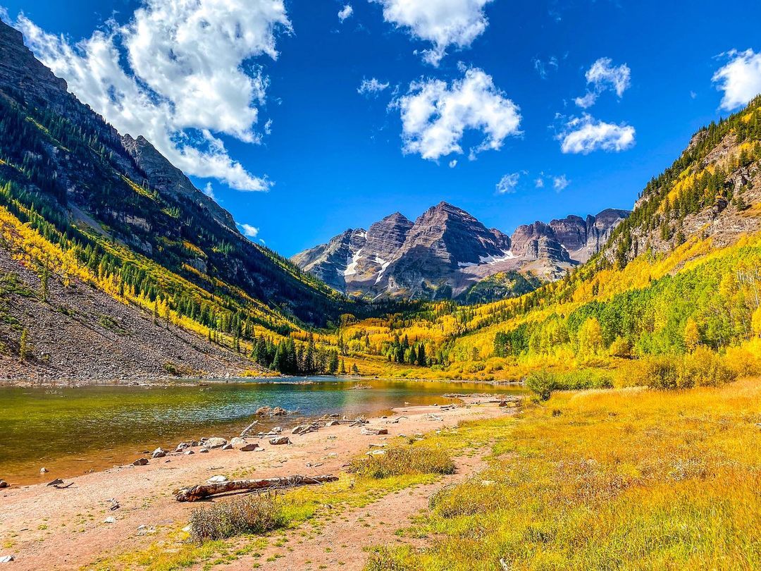 Maroon Bells Crater Lake Trail in Aspen, CO. Photo by Instagram user @marc_wilk