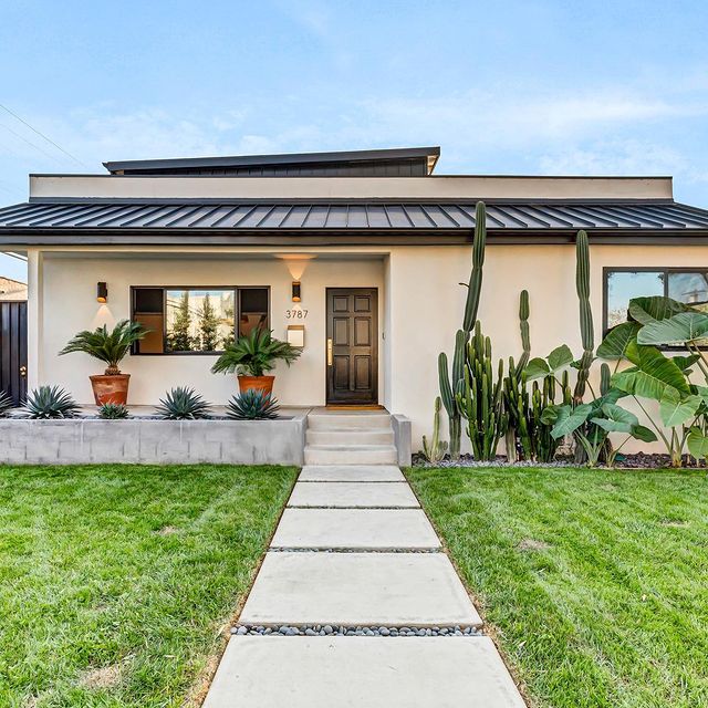 Small Single Family Ranch-Style Home in Mar Vista, California. Photo by Instagram user @theselemteam