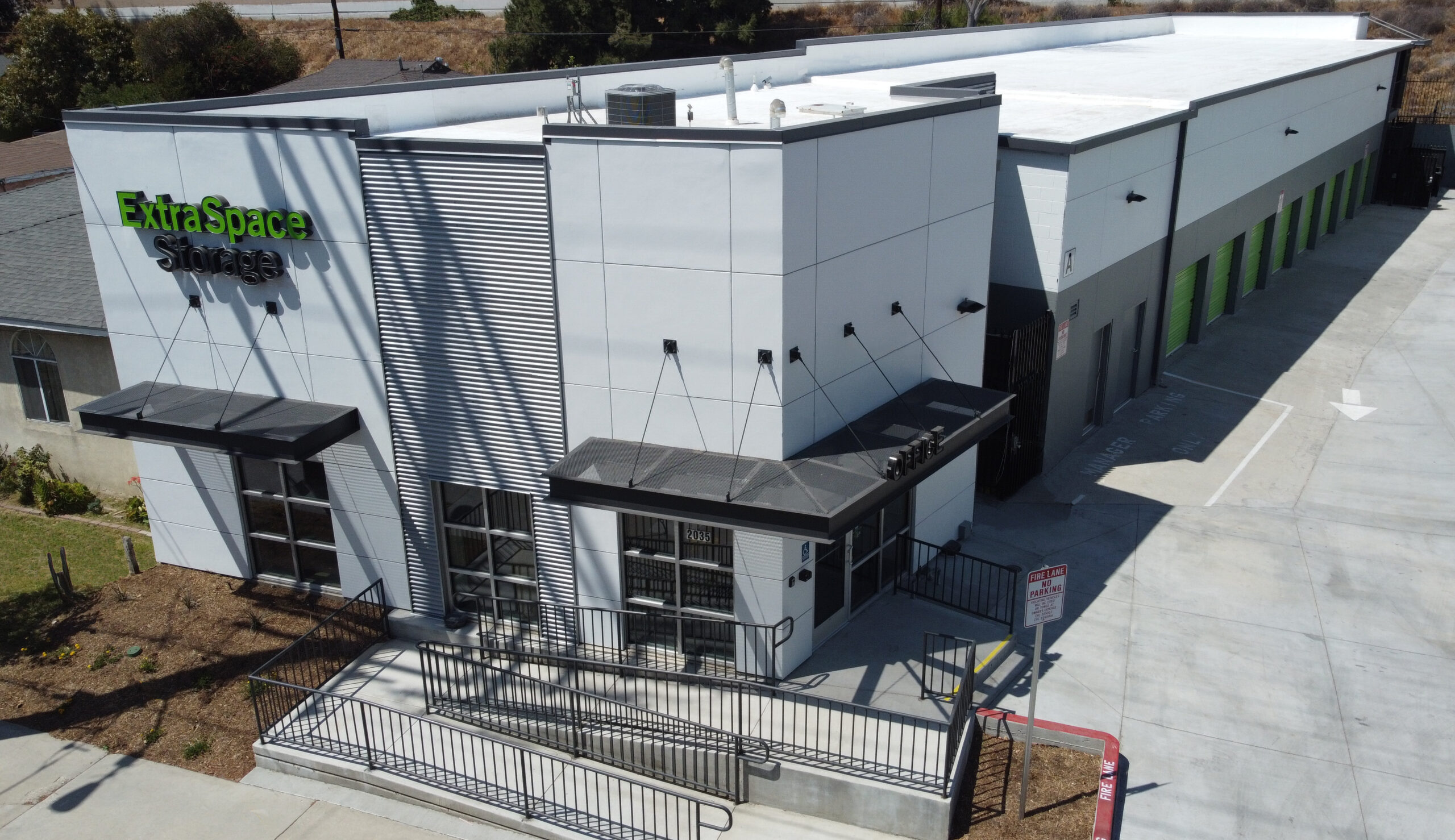 Exterior Photo of Long Beach, CA, Extra Space Storage Facility
