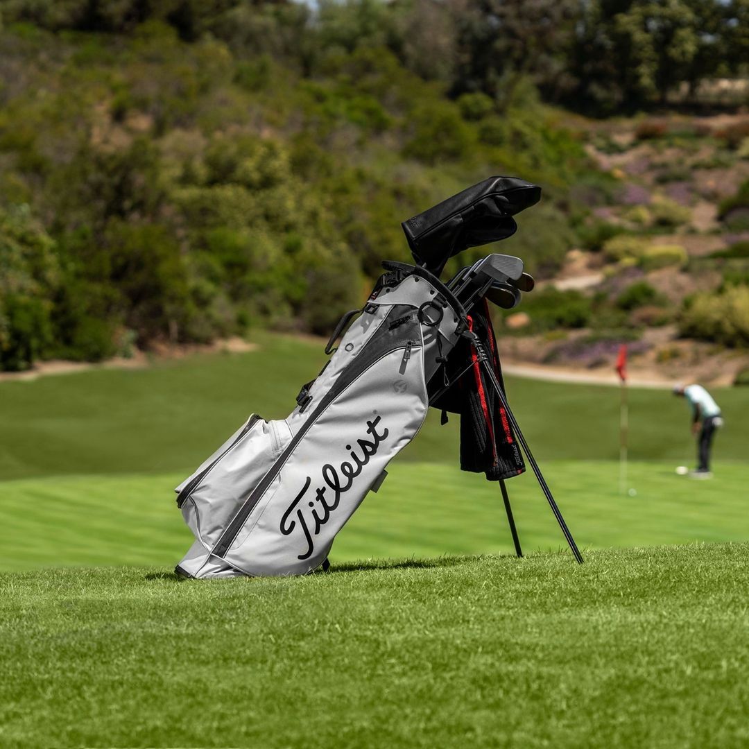 Titleist Bag of Golf Clubs. Photo by Instagram user @clarkes_golf