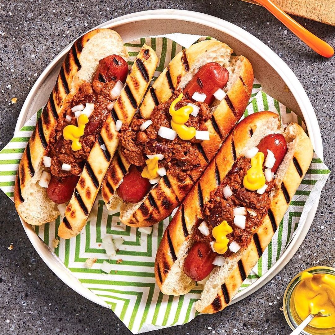 Fancy Chili Dogs on a Plate. Photo by Instagram user @sarahsweeneyfoodstylist