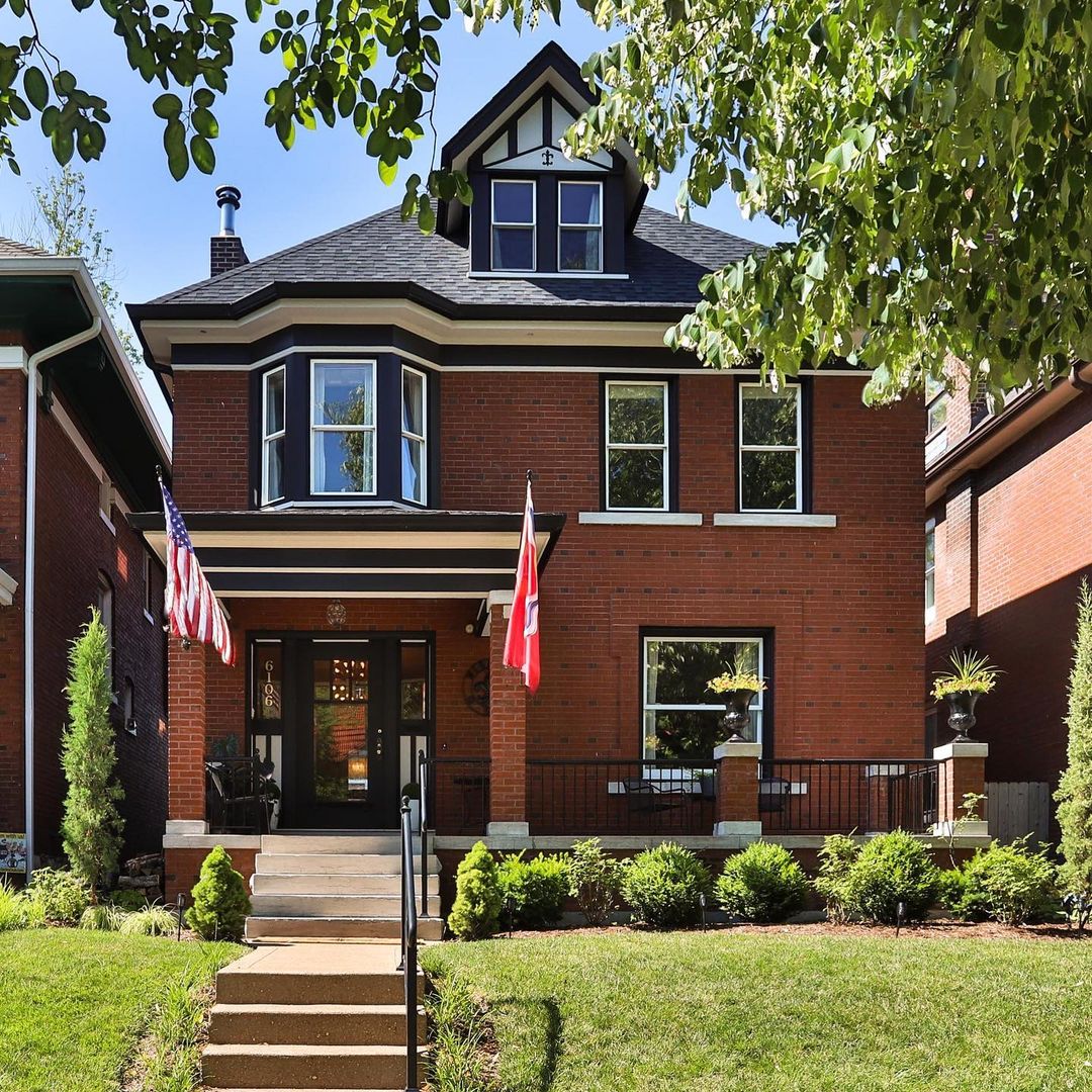 Large Single Family Brick Home in Skinker DeBaliviere, St. Louis. Photo by Instagram user @boxdorferspringerteam