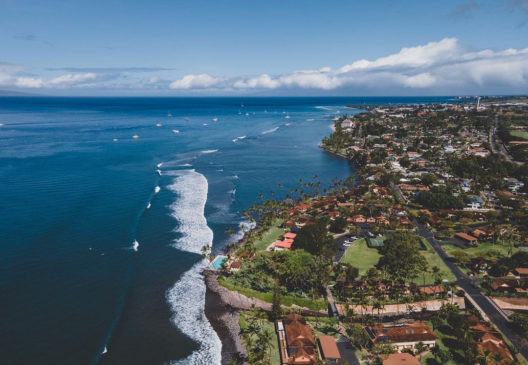 Coastline of Lahaina, HI. Photo by Instagram user @alohastays