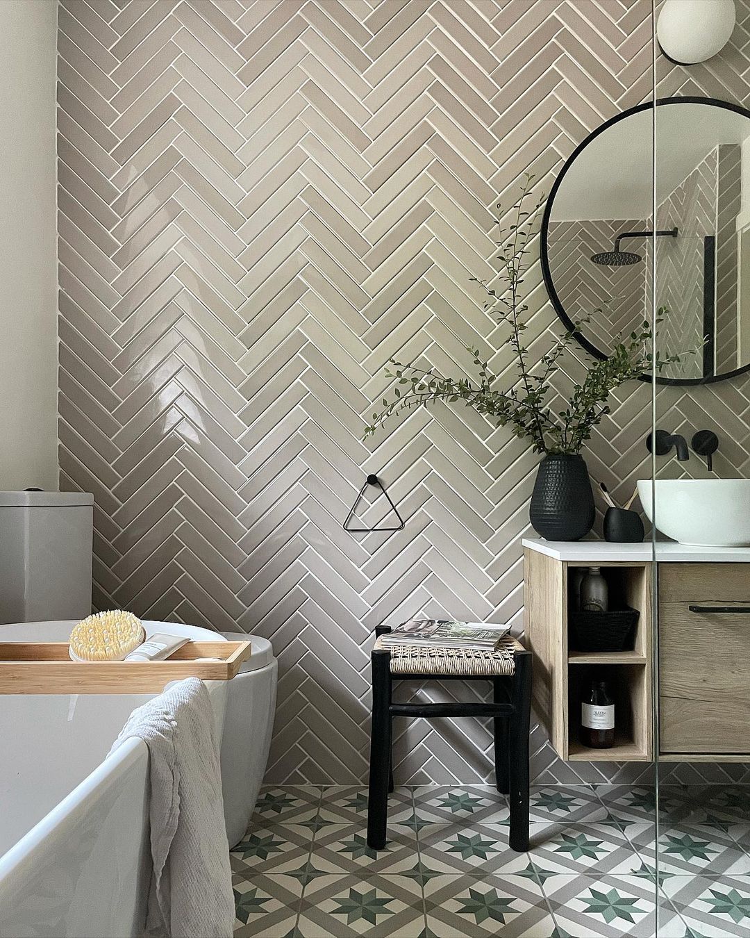 Modern Bathroom Using Geometric Design. Photo by Instagram user @mishkashoe