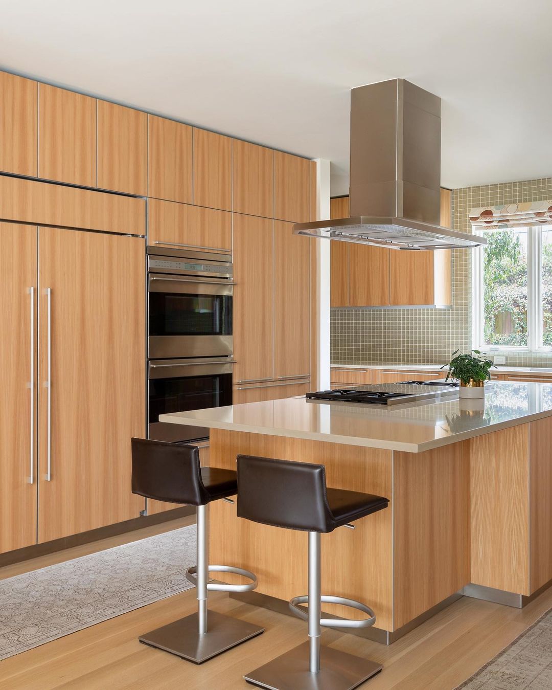 Modern Kitchen with Oak Floors. Photo by Instagram user @dorosflooring