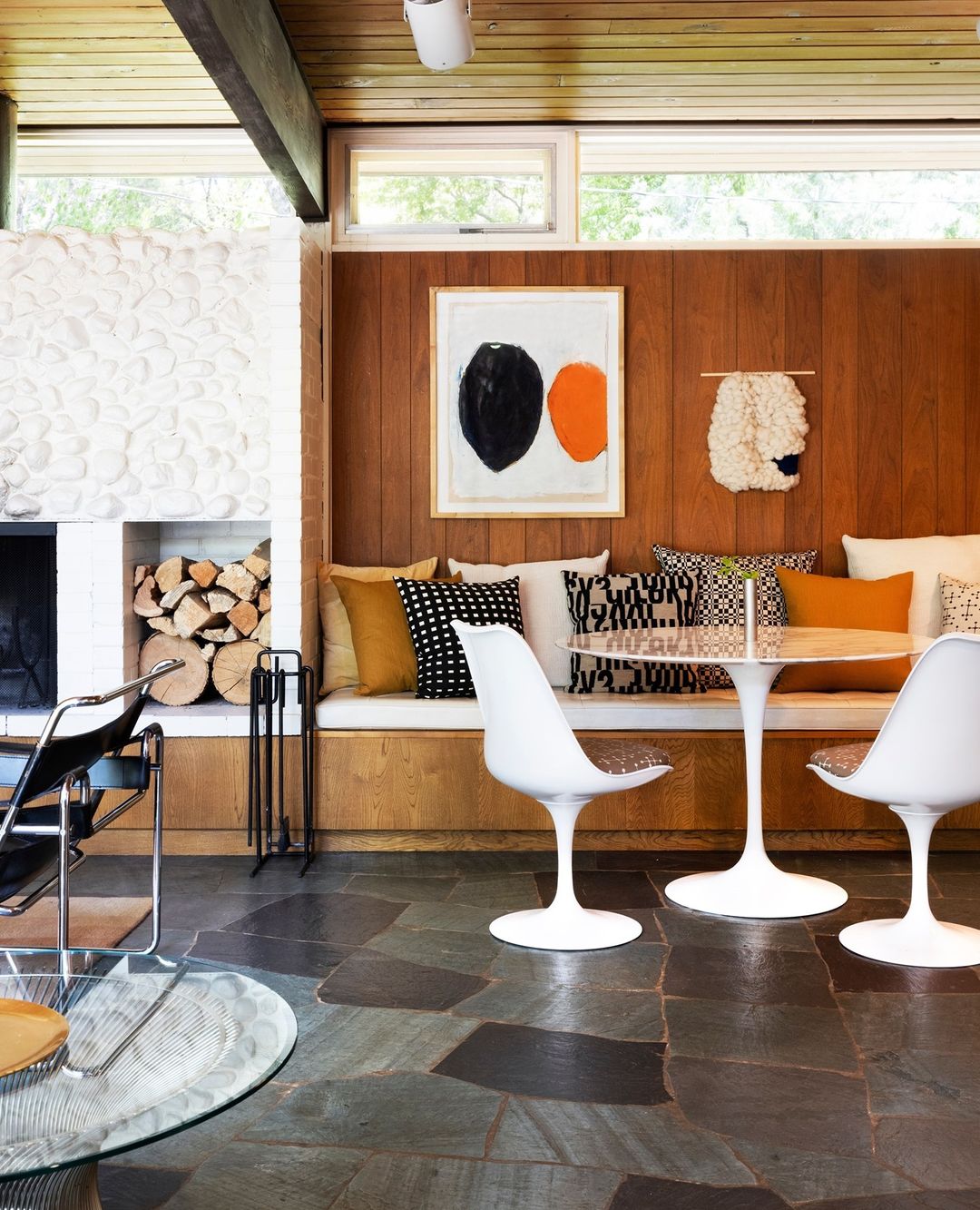 Modern Living Room and Dining Area, Separated by Different Textures. Photo by Instagram user @danadamewoodphotography