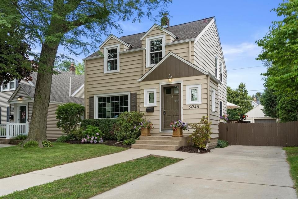Newer Single Family Home in Walnut Grove, Madison. Photo by Instagram user @shutterzonemedia
