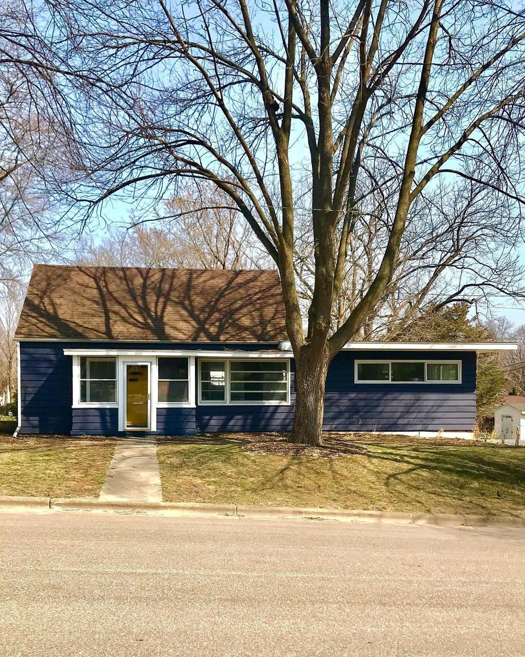 Small Single Family Home in Westmorland, WI. Photo by Instagram user @midmodmidwest