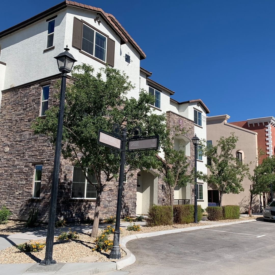 Homes for Rent in the Brownstone Community in Centennial Hills, Las Vegas. Photo by Instagram user @brownstonevegas