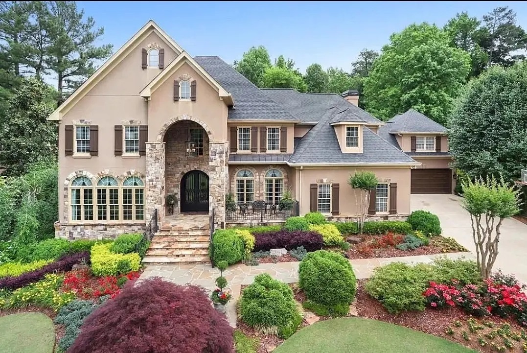 Large Single-Family Home in Johns Creek, Georgia. Photo by Instagram user @eric.robb